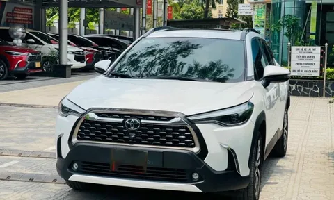 Toyota Corolla Cross "chạy lướt" xuống giá ngỡ ngàng sau khi "rao không ai mua"