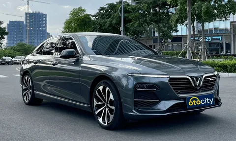 Ngỡ ngàng mức giá chào bán của VinFast Lux A2.0 sau 4 năm lăn bánh