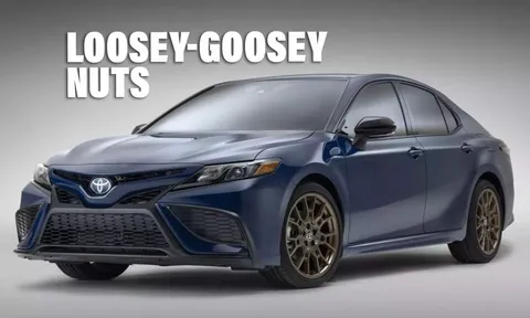 Toyota Camry 2023 bị thu hồi vì nỗi lo "rơi bánh"