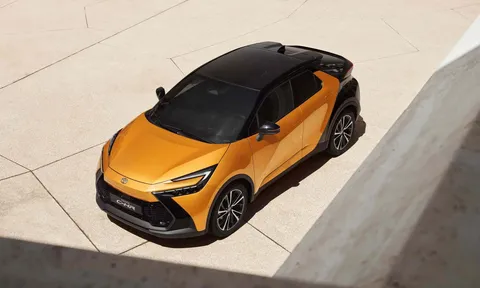 Toyota C-HR 2024 - CUV "đàn em" Corolla Cross với phong cách trẻ trung, có bản PHEV