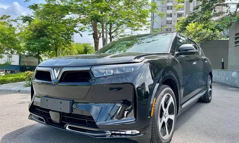 VinFast VF9 còn nguyên nilon, mới chạy 700km đã rao bán với mức giá ngỡ ngàng