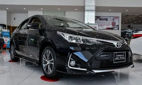 Toyota Corolla Altis ưu đãi lớn lên tới 70 triệu đồng, quyết đấu Mazda3, Kia K3