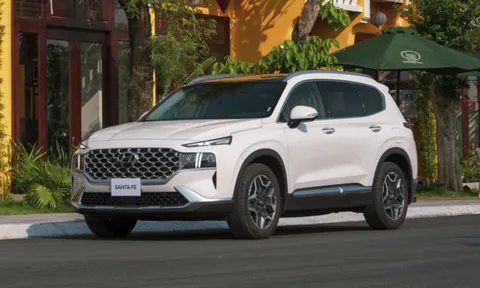 Hyundai Santa Fe Hybrid 2023 đã về Việt Nam, không có bản PHEV như KIA Sorento