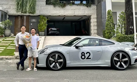 Ngay sau qua Vũ, Cường Đô La nhận bàn giao xế hộp cực hiếm Porsche 911 Sport Classic