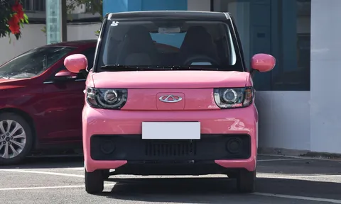 Hãng xe sắp cập bến Việt Nam ra mắt bản rút gọn của xe điện đấu Wuling Hongguang, giá quy đổi chỉ ngang Honda SH