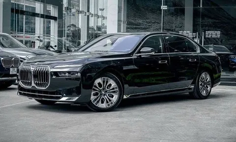 Cận cảnh vẻ đẹp 'đốn tim' của BMW 7-Series 2023 tại Việt Nam, giá từ 5,199 tỷ đồng