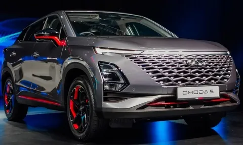 Đối thủ của Toyota Corolla Cross ra mắt: Full tính năng an toàn, giá quy đổi từ 552 triệu đồng