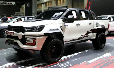 toyota Hilux "lột xác" qua những bàn tay ma thuật khiến người xem quên luôn bản gốc