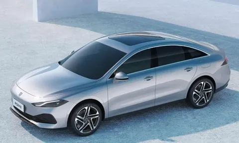 Đối thủ của Toyota Camry hybrid chính thức lộ diện, phạm vi hoạt động lên tới 1.400 km