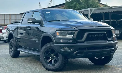 Bán tải RAM 1500 Rebel ra mắt Việt Nam, đã rẻ hơn nhưng vẫn rất "khó thở"