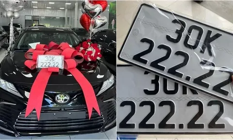 Toyota Camry còn nguyên "tem", bán lại với giá 3 tỷ đồng nhờ biển ngũ quý