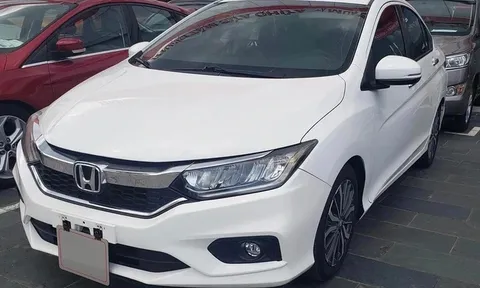 Trả hết tiền mới giao xe check ngoài hãng, khách "đứng hình" khi thấy số ODO thực tế của Honda City cũ