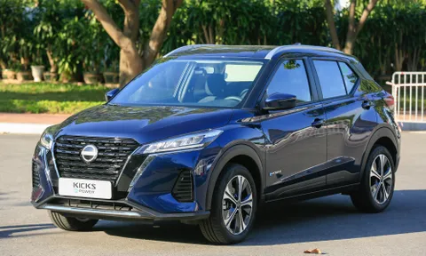 Nissan Kicks giảm giá ‘kịch sàn’ 110 triệu, tăng lực đấu Seltos, Corolla Cross