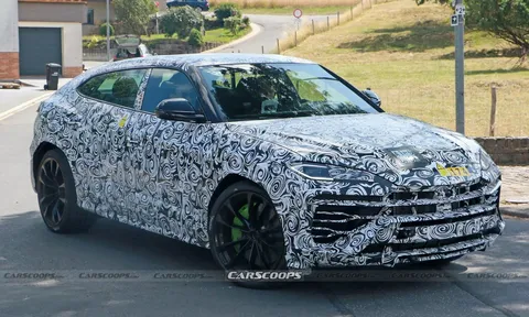 Siêu SUV Lamborghini Urus hé lộ bản nâng cấp: Tinh chỉnh từ trong ra ngoài, chỉ còn biến thể hybrid