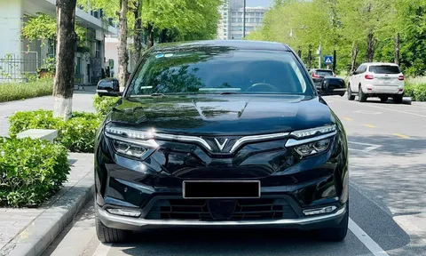 VinFast VF8 "siêu lướt" bán với giá khó tin, chưa đến 700 triệu đồng