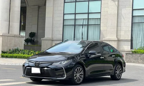 Toyota Corolla Altis cũ "rớt giá khó tin" vì rao không ai mua