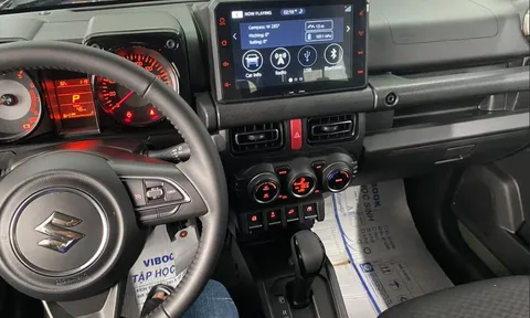 Cận cảnh nội thất, khung gầm của Suzuki Jimny về Việt Nam: Nhiều option hiện đại, một mình một phân khúc