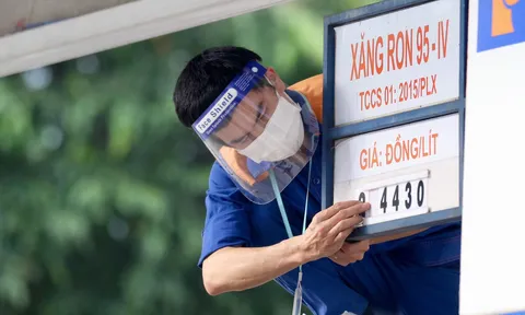 Giá xăng dầu tiếp tục tăng, dầu diesel tăng tới gần 2.000 đồng/lít