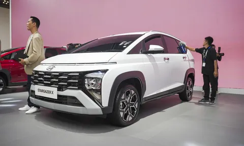 Cận cảnh Hyundai Stargzer X 2023 giá quy đổi từ 515 triệu đồng đấu Xpander Cross