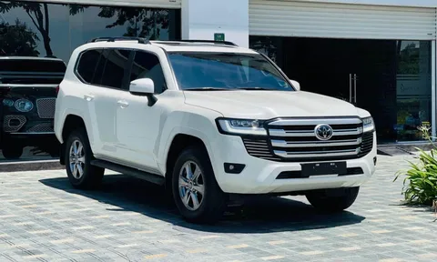 Nguồn hàng ổn định, "xe chủ tịch" Toyota Land Cruiser lập kỷ lục doanh số tại Việt Nam