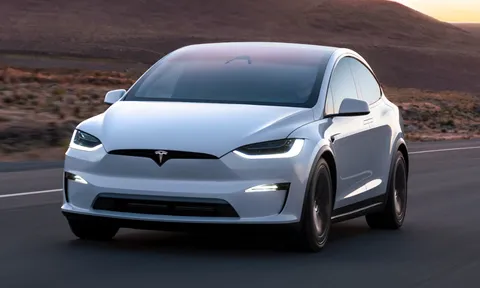 Bí ẩn: Chủ sở hữu Tesla Model X tại Mỹ bất ngờ nhận thông báo xe đang chạy ở châu Âu