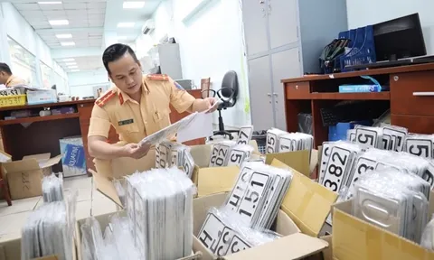 Người bán xe không nộp lại biển số sẽ bị phạt tiền?