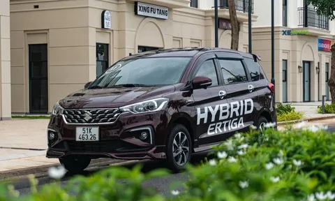 Suzuki Ertiga Hybrid giảm giá "sập sàn", rẻ hơn Mitsubishi Xpander số sàn cả trăm triệu