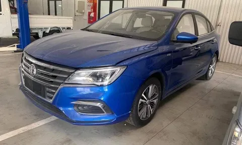 MG5 bản số sàn dự kiến ra mắt trong tháng 9 này, cạnh tranh Toyota Vios