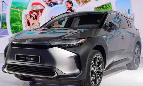 CEO Toyota: Không phải tất cả người dân đều muốn chuyển sang ô tô điện