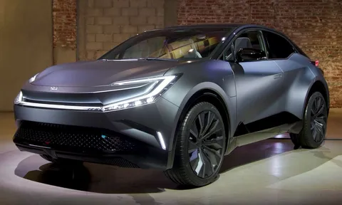 Động thái bất ngờ của Toyota trong "cuộc chạy đua" xe điện với Tesla và BYD