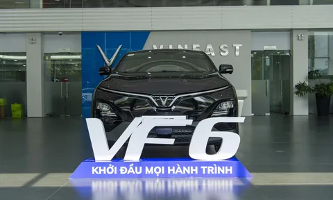 Cận cảnh VinFast VF6 tại đại lý với màu sơn đen huyền bí, sẵn sàng "chinh phục" khách Việt