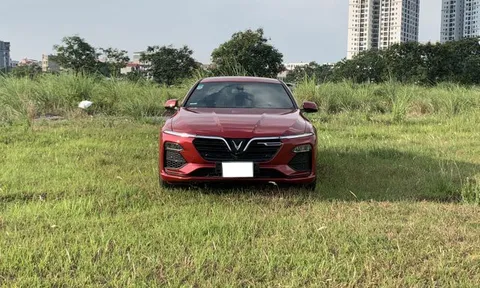 VinFast Lux A2.0 "lỗ" nửa giá sau 2 năm lăn bánh, rẻ ngang Toyota Vios