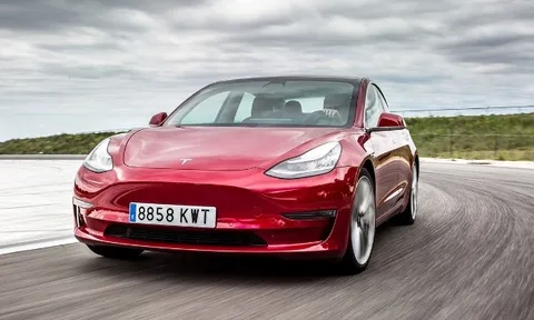 HOT như xe điện Tesla, có tới 4 cái tên nằm trong Top 10 tìm kiếm Google