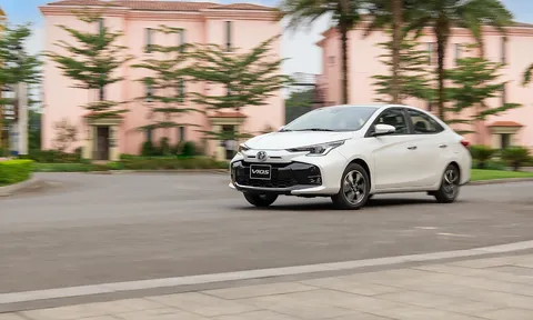 Toyota Vios bứt đà tăng trưởng, bám đuôi Hyundai Accent trong gang tấc