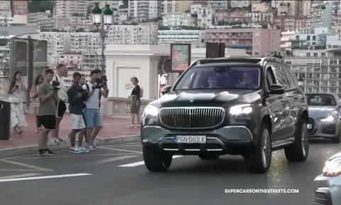 Mercedes-Maybach GLS 600 nhún nhảy trên đường phố đầy thích thú