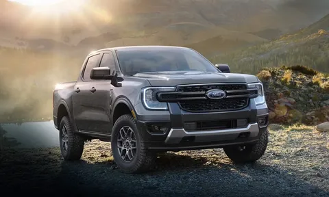 Vượt Triton thế hệ mới, Ford Ranger đạt giải Xe bán tải của năm 2023