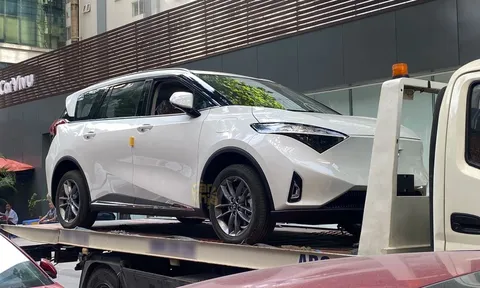 Mẫu MPV điện Trung Quốc đầu tiên về Việt Nam xuất hiện trên phố, chuẩn bị lộ diện đấu với Toyota Innova Cross, Hyundai Custin