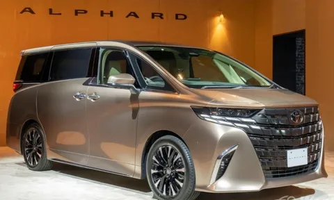 Bán ế tại Việt Nam nhưng "chuyên cơ mặt đất" Toyota Alphard hot đến mức khách hàng muốn sở hữu phải chờ tới 1 năm tại thị trường này