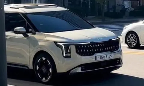 KIA Carnival 2024 xuất hiện trên đường phố với diện mạo mới trước ngày ra mắt