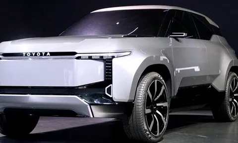 Chiêm ngưỡng Toyota Land Cruiser Se: SUV 7 chỗ chạy điện hạng sang thách thức vẻ đẹp của Range Rover