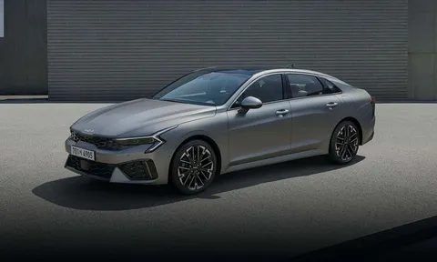 KIA K5 2024 chính thức mở bán với giá rẻ bất ngờ, bổ sung nhiều trang bị đáng tiền
