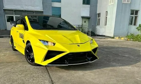Chiêm ngưỡng màn hóa thân của Honda Civic thành siêu xe Lamborghini Huracan với diện mạo hoàn toàn mới