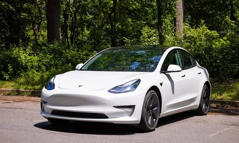 Dùng xe điện Tesla chạy dịch vụ, chủ xe "lỗ vốn" sau 15 tháng sử dụng