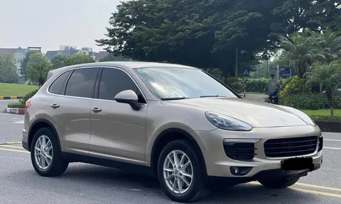 Porsche Cayenne 2016 chỉ còn ngang giá Mercedes GLB200 sau 7 năm lăn bánh