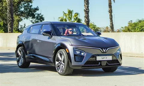 VinFast VF7 ấn định ngày ra mắt trong tuần tới, chuẩn bị so kè với Mazda CX-5?