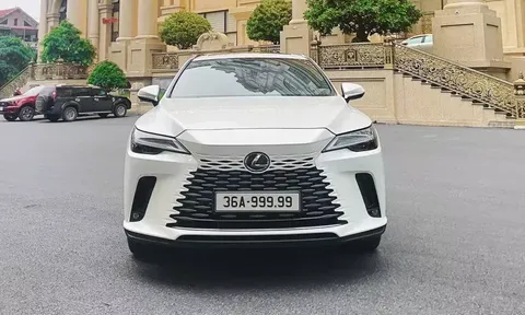 Lộ diện chiếc Lexus RX350 2023 đắt nhất Việt Nam với biển số "siêu vip"