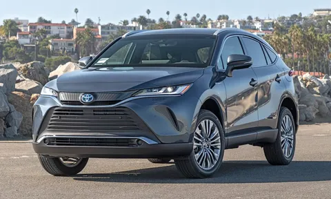 Toyota bất ngờ "khai tử" dòng xe gầm cao bán chạy, sếp lớn chỉ ra lý do tại sao