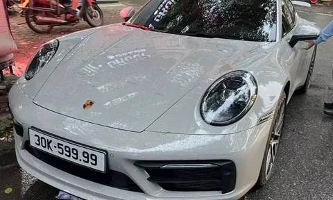 Porsche 911 Carrera S được đại gia mạnh tay mua sắm để gắn biển số đẹp vừa trúng đấu giá gần 2 tỷ đồng