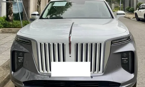 SUV được ví như Rolls-Royce của Trung Quốc "bốc hơi" cả tỷ đồng sau 1 năm lăn bánh