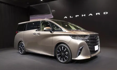 Toyota Alphard 2024 vừa ra mắt Việt Nam đắt hàng như thế nào?